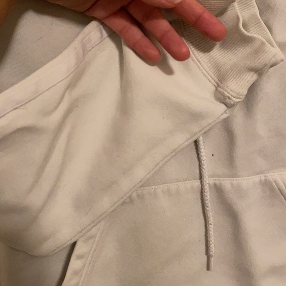 White - Picture 4 of 4